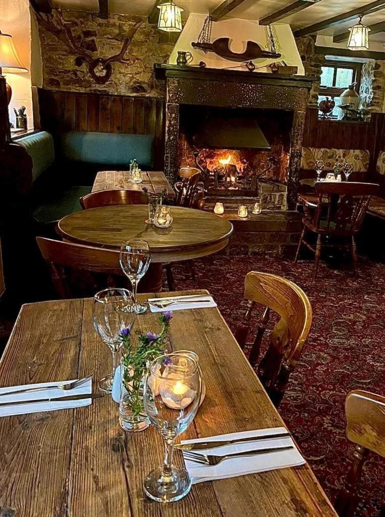 Farmyard Inn Youlgreave Exterior photo